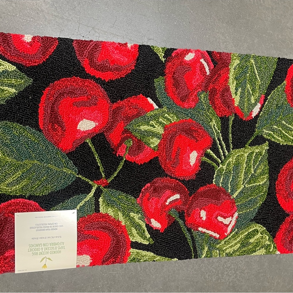 Brand New Hooked Accent Spring Floral Patterned Rug with Green and Cream Accents